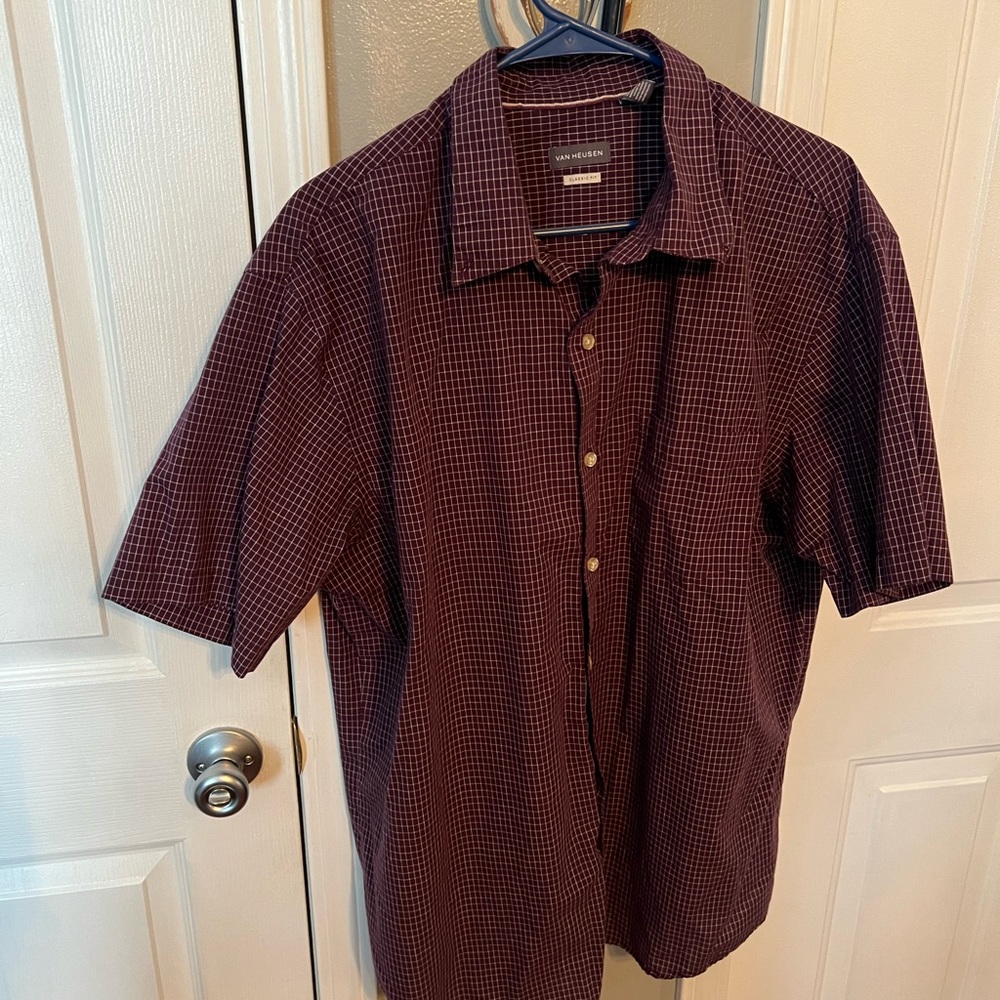 Van Heusen SS Button Down Shirt. XL